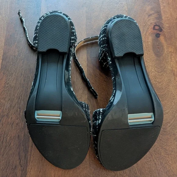 Coal Tweed Jocelyn Pump w/ Accessories - Picture 2 of 4